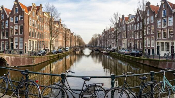 Amsterdam fiume bici